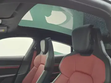 2025 Porsche Taycan с пробегом 13 545 км