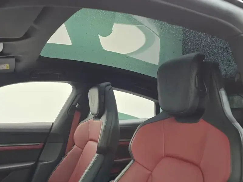 2025 Porsche Taycan с пробегом 13 545 км