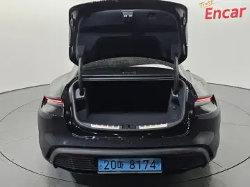 2025 Porsche Taycan с пробегом 13 545 км