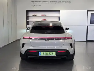 2025 Porsche Taycan с пробегом 8 520 км