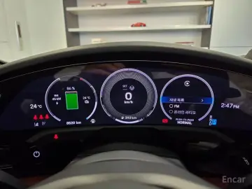2025 Porsche Taycan с пробегом 8 520 км