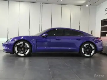 2025 Porsche Taycan с пробегом 384 км