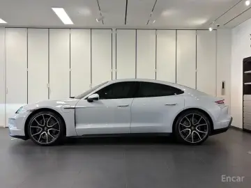 2025 Porsche Taycan с пробегом 283 км