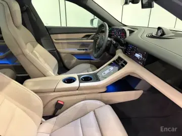 2025 Porsche Taycan с пробегом 283 км