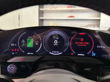 2025 Porsche Taycan с пробегом 283 км
