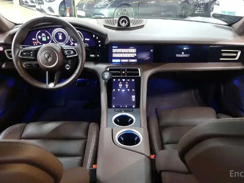 2024 Porsche Taycan с пробегом 9 100 км