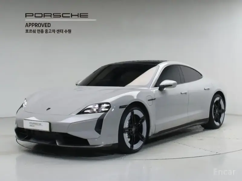 2025 Porsche Taycan с пробегом 7 945 км
