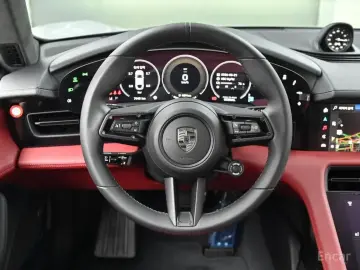 2025 Porsche Taycan с пробегом 7 945 км