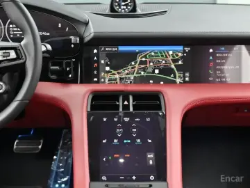 2025 Porsche Taycan с пробегом 7 945 км