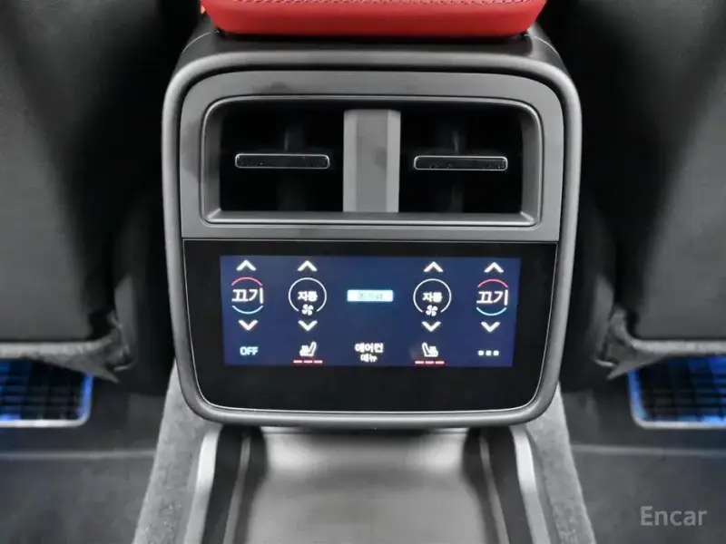 2025 Porsche Taycan с пробегом 7 945 км