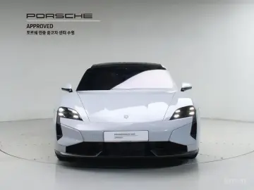 2025 Porsche Taycan с пробегом 8 730 км