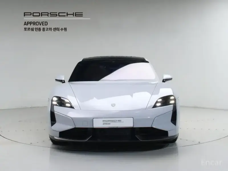 2025 Porsche Taycan с пробегом 8 730 км