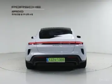2025 Porsche Taycan с пробегом 8 730 км