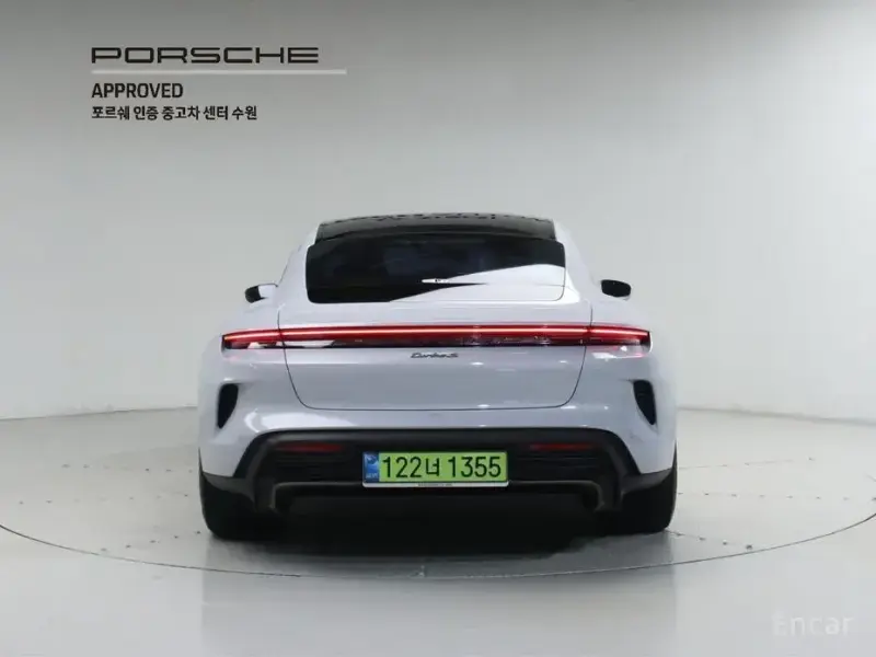 2025 Porsche Taycan с пробегом 8 730 км