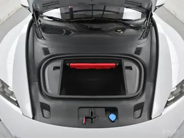 2025 Porsche Taycan с пробегом 8 730 км