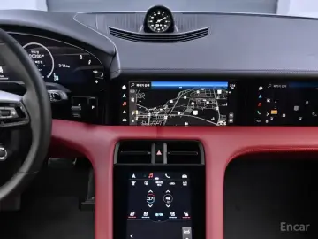 2025 Porsche Taycan с пробегом 8 730 км