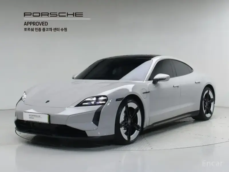 2025 Porsche Taycan с пробегом 10 400 км