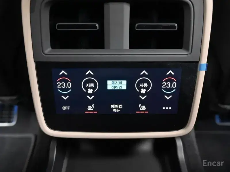 2025 Porsche Taycan с пробегом 10 400 км