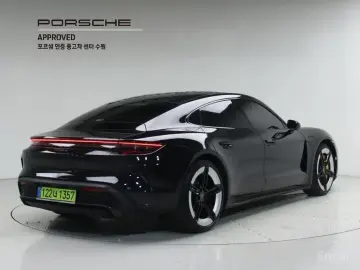 2025 Porsche Taycan с пробегом 12 170 км