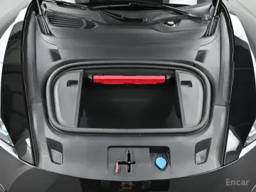 2025 Porsche Taycan с пробегом 12 170 км