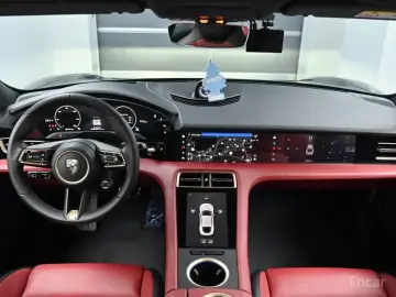 2025 Porsche Taycan с пробегом 12 170 км