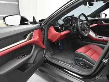 2025 Porsche Taycan с пробегом 12 170 км