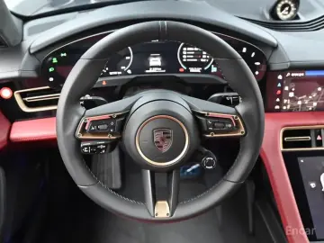 2025 Porsche Taycan с пробегом 12 170 км