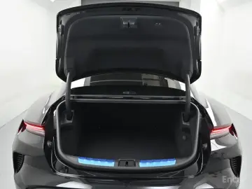 2025 Porsche Taycan с пробегом 12 170 км