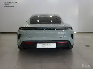 2025 Porsche Taycan с пробегом 6 800 км