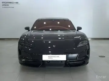 2025 Porsche Taycan с пробегом 5 200 км