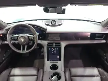 2025 Porsche Taycan с пробегом 5 200 км