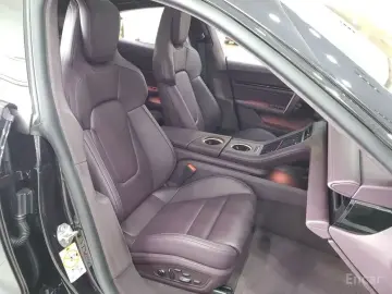 2025 Porsche Taycan с пробегом 5 200 км
