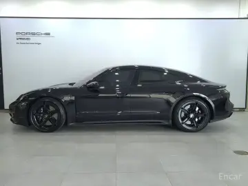2025 Porsche Taycan с пробегом 5 200 км
