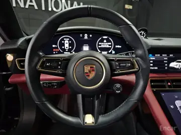 2025 Porsche Taycan с пробегом 13 000 км