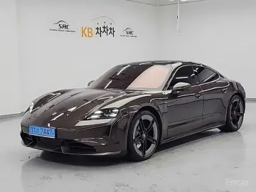 2025 Porsche Taycan с пробегом 9 221 км
