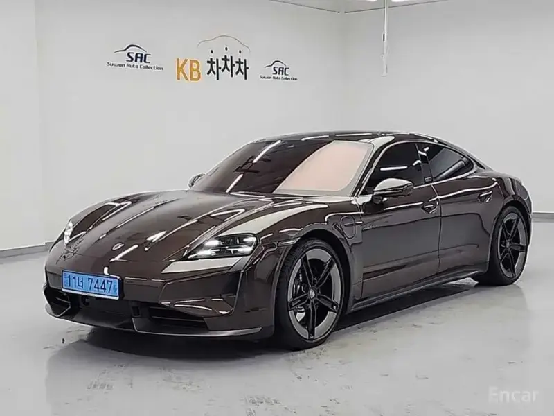 2025 Porsche Taycan с пробегом 9 221 км