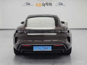 2025 Porsche Taycan с пробегом 9 221 км