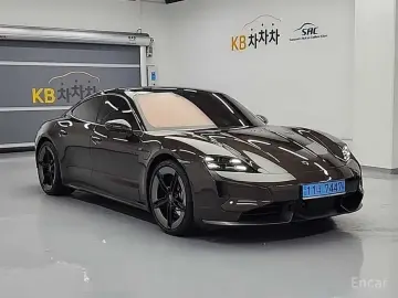 2025 Porsche Taycan с пробегом 9 221 км