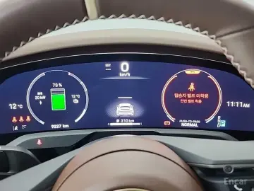 2025 Porsche Taycan с пробегом 9 221 км