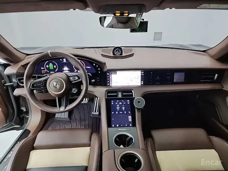 2025 Porsche Taycan с пробегом 9 221 км