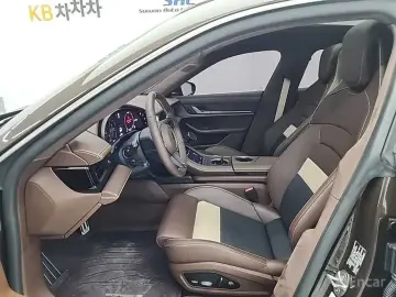 2025 Porsche Taycan с пробегом 9 221 км