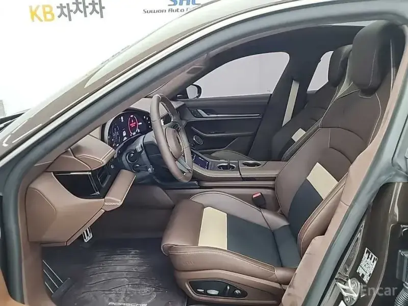 2025 Porsche Taycan с пробегом 9 221 км