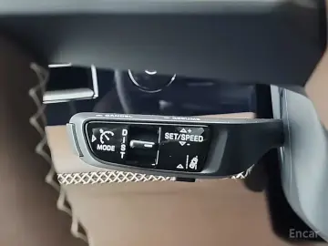 2025 Porsche Taycan с пробегом 9 221 км