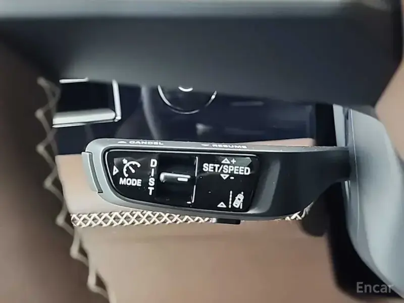 2025 Porsche Taycan с пробегом 9 221 км