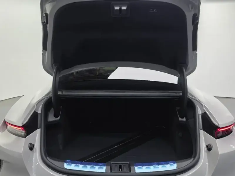 2024 Porsche Taycan с пробегом 14 264 км