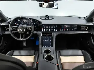 2025 Porsche Taycan с пробегом 700 км