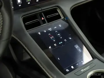 2025 Porsche Taycan с пробегом 700 км
