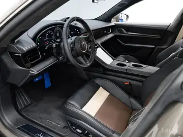 2025 Porsche Taycan с пробегом 700 км