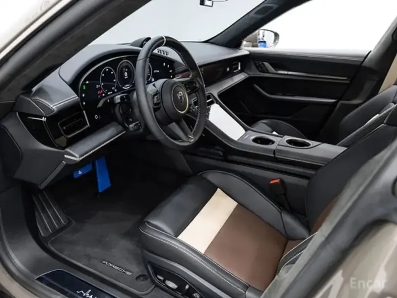 2025 Porsche Taycan с пробегом 700 км