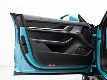 2025 Porsche Taycan с пробегом 1 160 км
